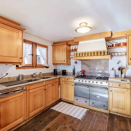 4 Bedroom Chalet Vella For Rent In Holiday home