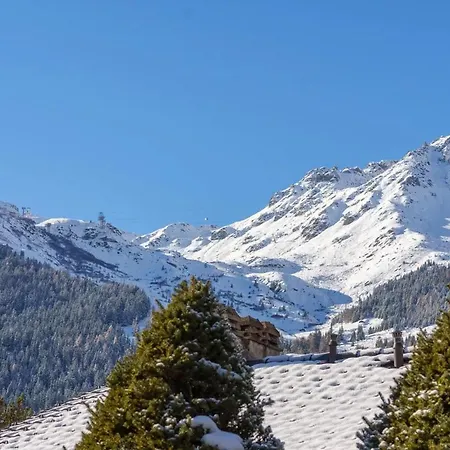 4 Bedroom Chalet Vella For Rent In Verbier